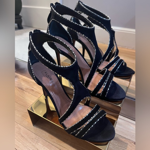 Alaïa Black Suede Heels - Picture 3 of 10